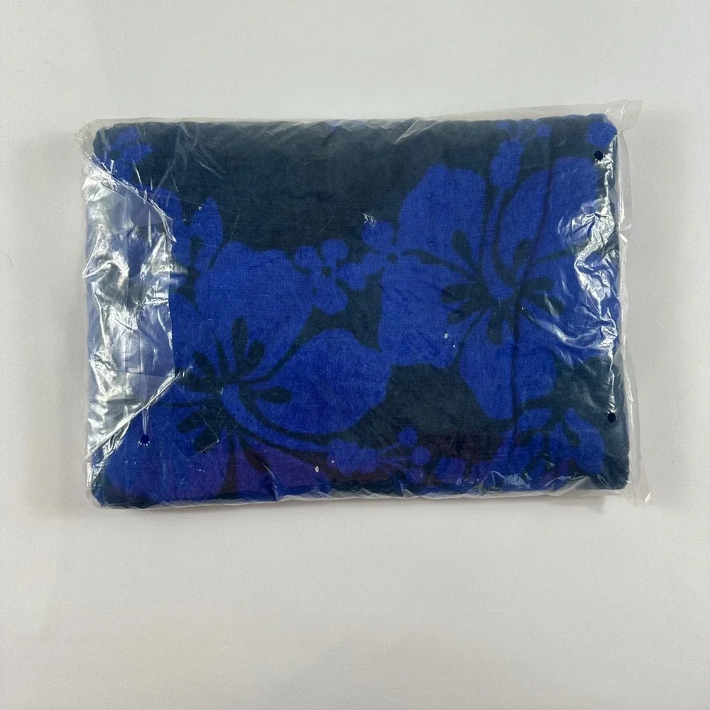 VTG NFL Team Card MBNA Official Credit Card‎ Issuer Beach Towel Blue Floral